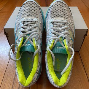 **New In Box Never Worn** Asics GT 2000